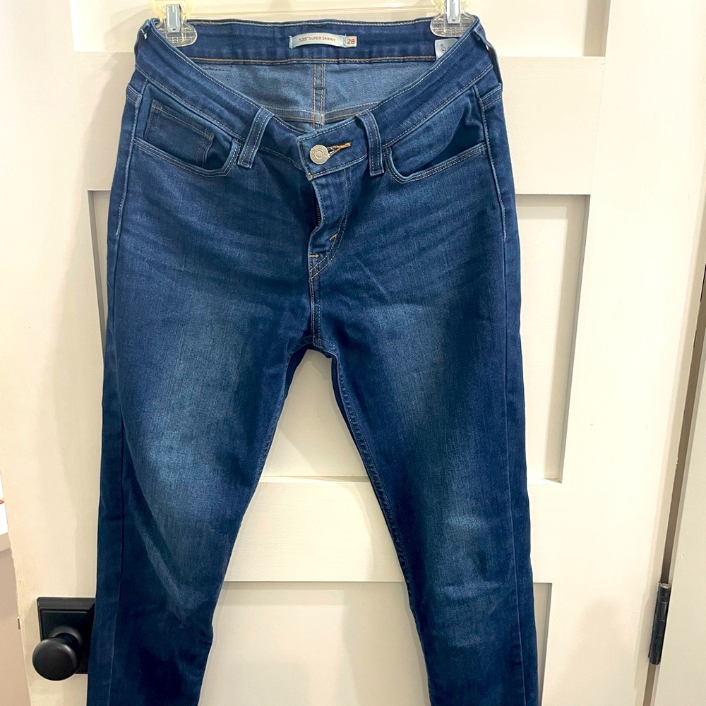 Women’s Levi jeans